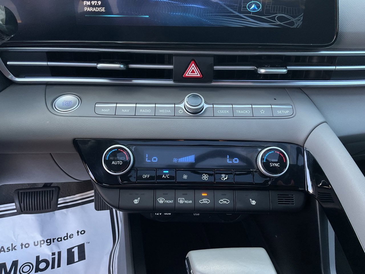 Used 2025 Hyundai Elantra SEL FWD image 30