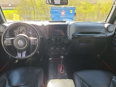 Used 2017 Jeep Wrangler Unlimited Rubicon AWD/4WD image 27