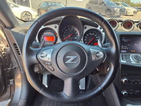 Used 2019 Nissan 370Z Touring Sport RWD image 29
