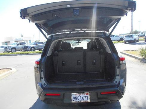 Used 2025 Nissan Pathfinder SV w/ Cargo Package AWD/4WD image 5