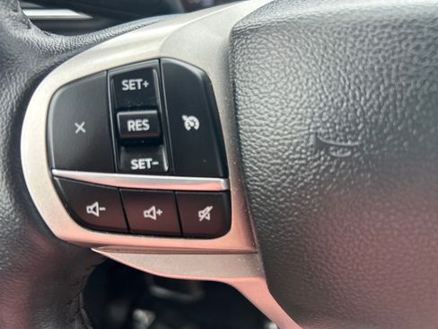 Used 2023 Ford Explorer XLT w/ Equipment Group 202A AWD/4WD image 27