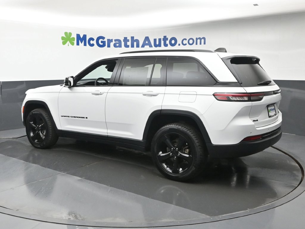 Used 2023 Jeep Grand Cherokee Altitude AWD/4WD image 29