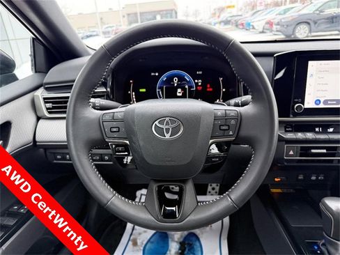 Used 2025 Toyota Camry SE image 14