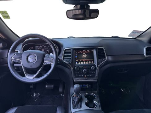 Used 2017 Jeep Grand Cherokee Altitude RWD image 10