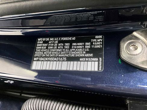 Used 2025 Porsche Cayenne Coupe image 36