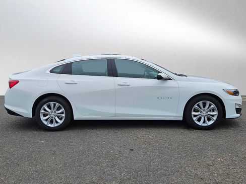 Used 2024 Chevrolet Malibu LT image 2