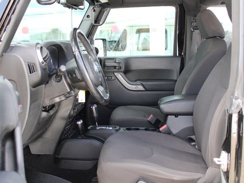 Used 2018 Jeep Wrangler Sport image 10