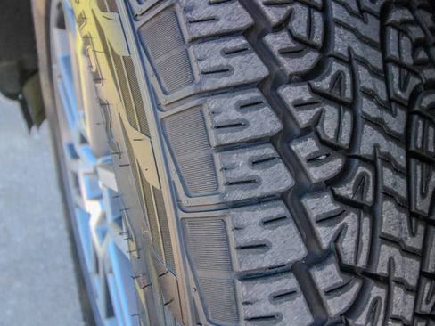 Used 2025 Ford Expedition Active AWD/4WD image 7
