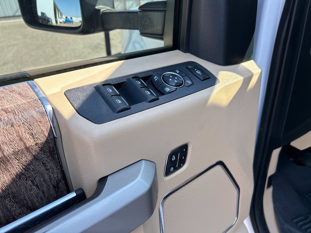 Used 2019 Ford F250 Lariat w/ Lariat Ultimate Package AWD/4WD image 13
