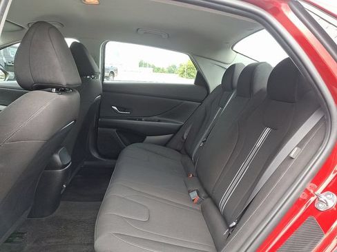 Used 2024 Hyundai Elantra SEL FWD image 10