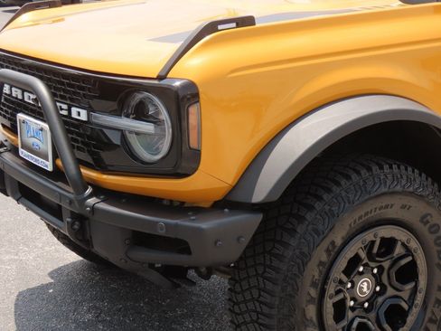 Used 2021 Ford Bronco First Edition AWD/4WD image 3