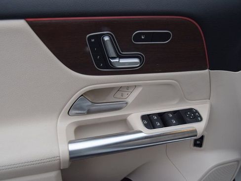 Used 2021 Mercedes-Benz GLA 250 4MATIC image 12