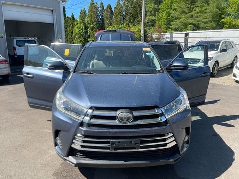 Used 2017 Toyota Highlander Limited AWD/4WD image 31