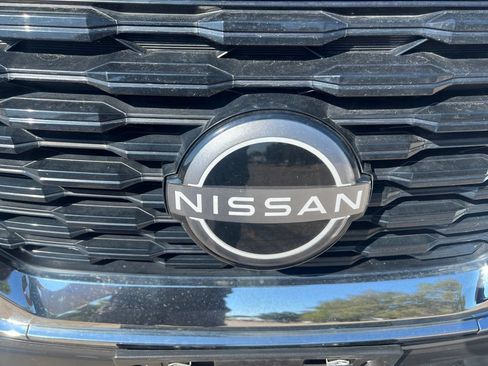 Used 2023 Nissan Rogue S AWD/4WD image 22