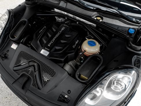 Used 2017 Porsche Macan Turbo image 51