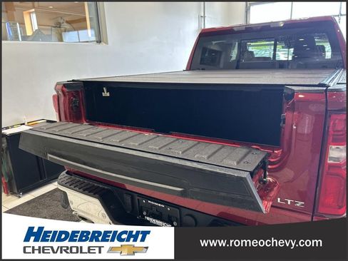 Used 2023 Chevrolet Silverado 1500 LTZ w/ LTZ Premium Package AWD/4WD image 15