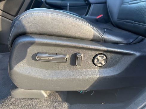 Used 2019 Honda CR-V Touring image 17