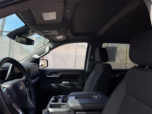 Used 2025 Chevrolet Silverado 1500 LT image 10