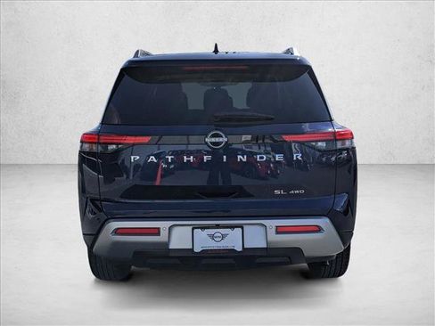 Used 2025 Nissan Pathfinder SL image 7