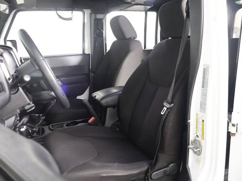 Used 2015 Jeep Wrangler Unlimited Sport w/ Connectivity Group image 21