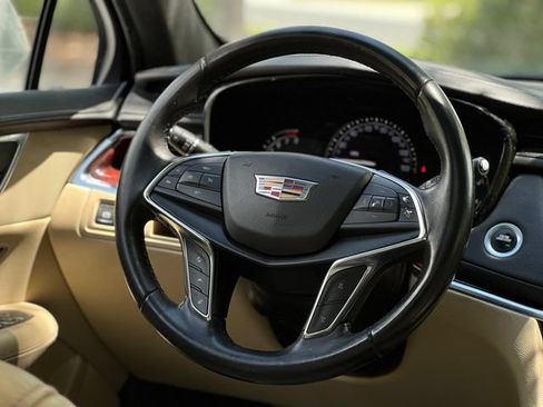 Used 2019 Cadillac XT5 Premium Luxury AWD/4WD image 27
