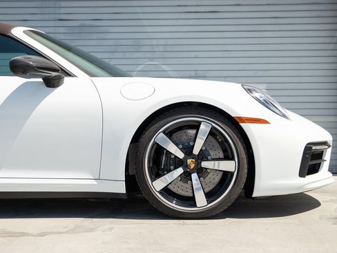 Used 2024 Porsche 911 Carrera S RWD image 9