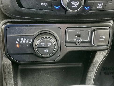 Used 2023 Jeep Renegade Trailhawk w/ Sun/Sound Group AWD/4WD image 19