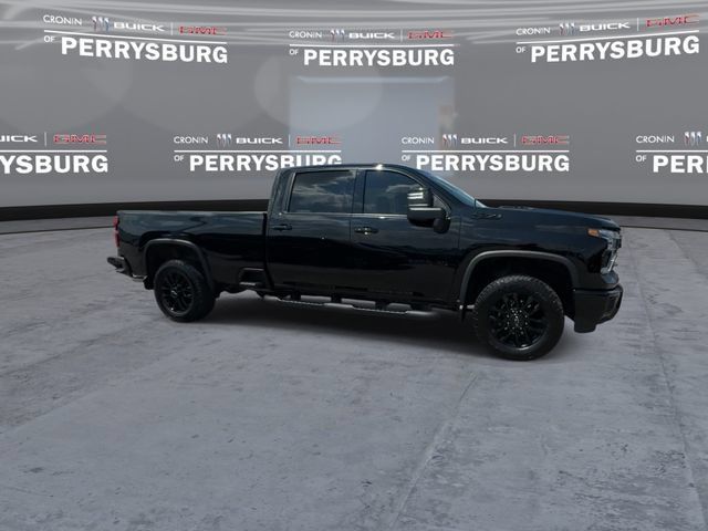 Used 2025 Chevrolet Silverado 2500 LTZ w/ LTZ Plus Package AWD/4WD image 3