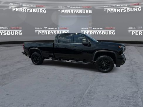 Used 2025 Chevrolet Silverado 2500 LTZ w/ LTZ Plus Package AWD/4WD image 3