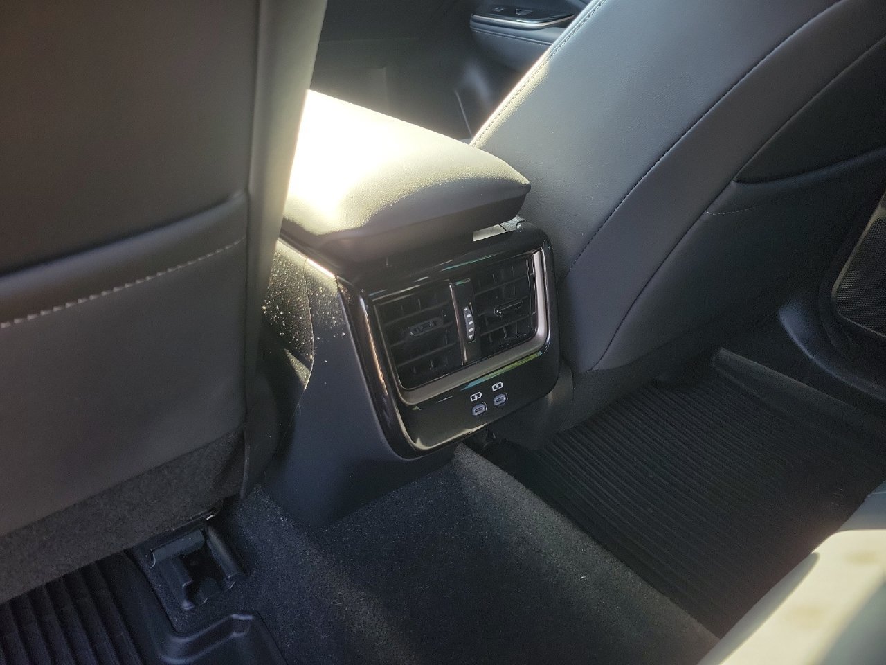 Used 2025 Toyota Crown AWD/4WD image 11