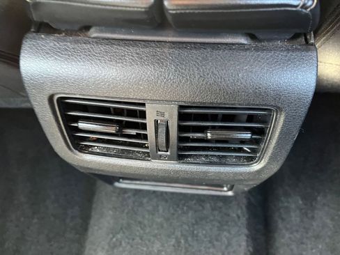 Used 2023 Nissan Rogue S image 23