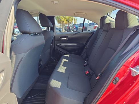 Used 2021 Toyota Corolla LE image 12