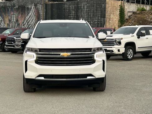 Used 2024 Chevrolet Tahoe LT RWD image 2