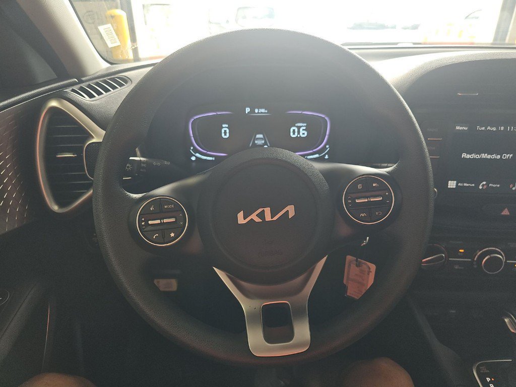 Certified 2025 Kia Soul LX w/ LX Technology Package FWD image 11