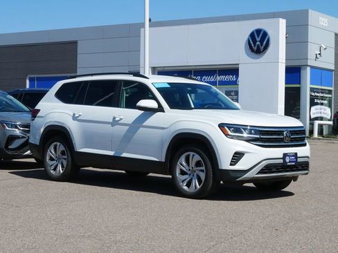 Certified 2023 Volkswagen Atlas SE image 1