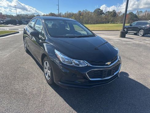 Used 2018 Chevrolet Cruze LS image 7