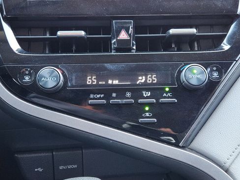 Used 2022 Toyota Camry LE image 22