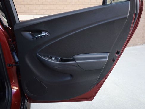 Used 2017 Chevrolet Volt Premier w/ Driver Confidence II Package FWD image 19