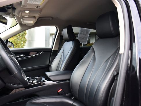 Used 2022 Lincoln Nautilus AWD w/ Premium Package image 13