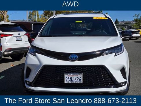 Used 2025 Toyota Sienna XSE image 5