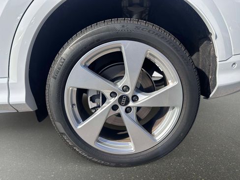 Used 2025 Audi Q5 Premium Plus w/ Premium Plus image 5