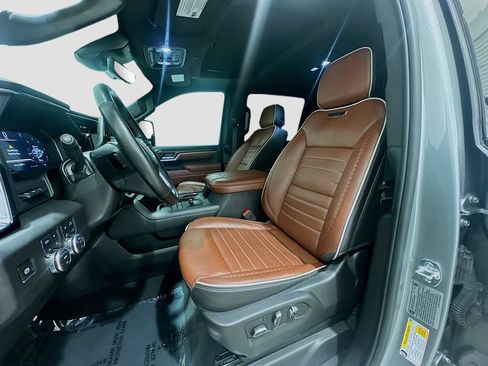 Used 2025 GMC Sierra 3500 Denali Ultimate AWD/4WD image 21