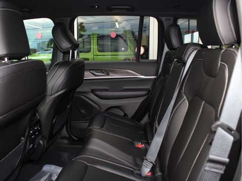 New 2025 Jeep Grand Cherokee Limited w/ Trailer Tow Package image 30