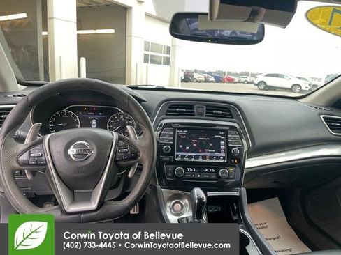 Used 2017 Nissan Maxima SR w/ Midnight Edition image 12
