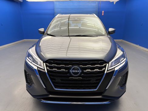 Used 2022 Nissan Kicks SV FWD image 3