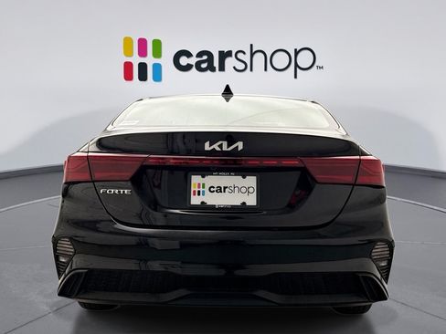 Used 2022 Kia Forte LXS w/ LXS Technology Package FWD image 4