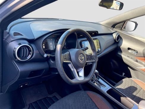 Used 2021 Nissan Kicks SR image 9