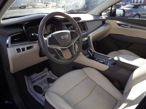 Used 2021 Cadillac XT5 Premium Luxury w/ LPO, Floor Liner Package image 9