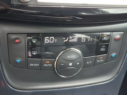 Used 2019 Nissan Sentra SR w/ Premium Package (SR) FWD image 16