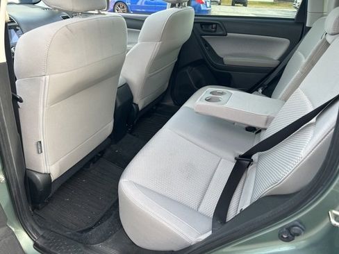 Used 2018 Subaru Forester 2.5i Premium w/ All-Weather Package image 12